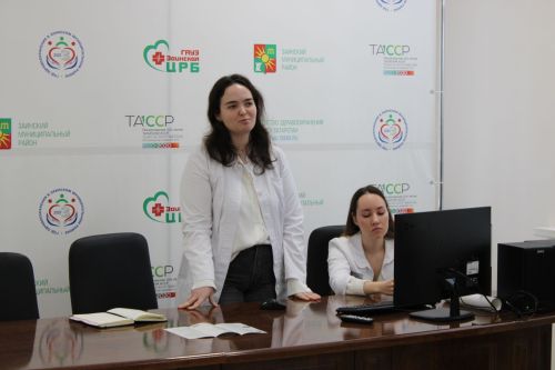В Заинской ЦРБ старшеклассников познакомили с миром медицины