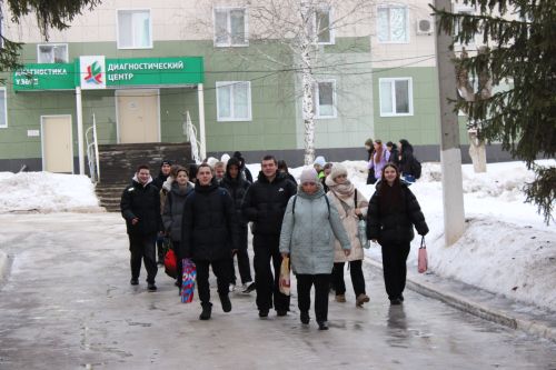 В Заинской ЦРБ старшеклассников познакомили с миром медицины