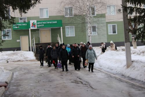 В Заинской ЦРБ старшеклассников познакомили с миром медицины
