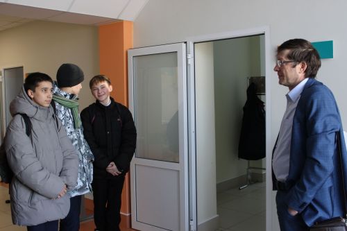 В Заинской ЦРБ старшеклассников познакомили с миром медицины