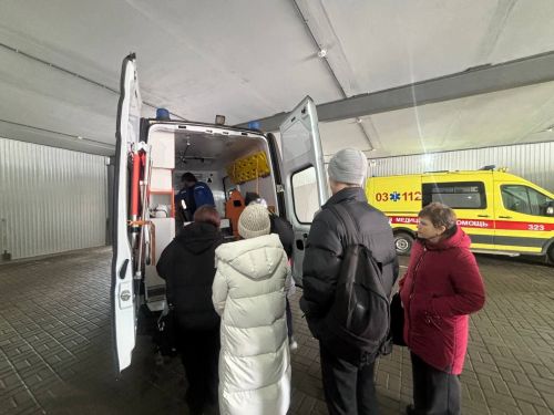 В Заинской ЦРБ старшеклассников познакомили с миром медицины