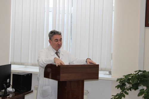 В Заинской ЦРБ старшеклассников познакомили с миром медицины