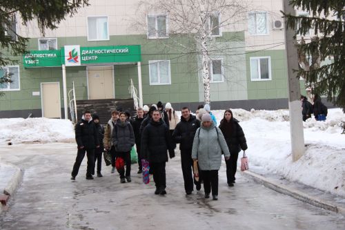 В Заинской ЦРБ старшеклассников познакомили с миром медицины