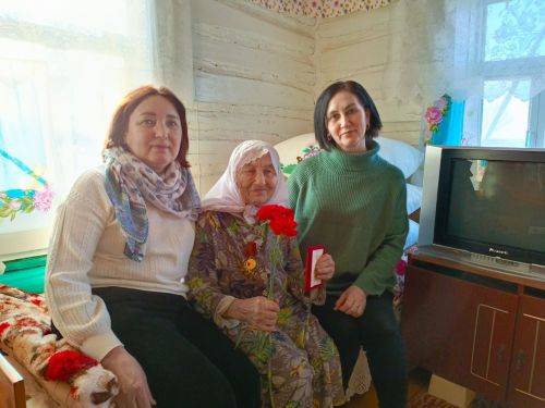 В Заинске труженикам тыла вручили памятные медали «80 лет Великой Победы»