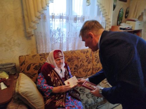 В Заинске труженикам тыла вручили памятные медали «80 лет Великой Победы»