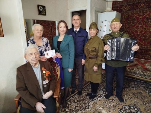 В Заинске труженикам тыла вручили памятные медали «80 лет Великой Победы»