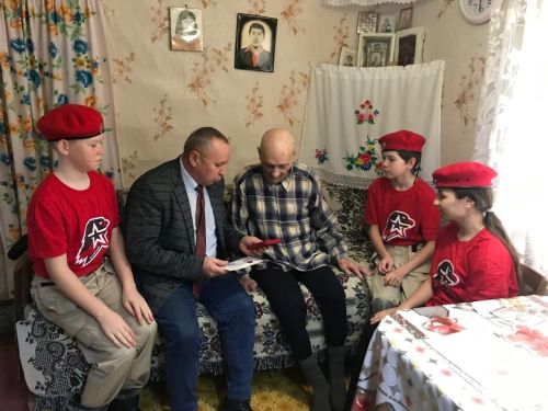 В Заинске труженикам тыла вручили памятные медали «80 лет Великой Победы»