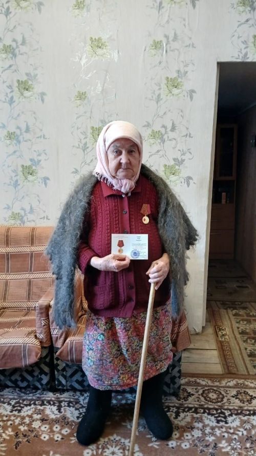 В Заинске труженикам тыла вручили памятные медали «80 лет Великой Победы»