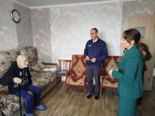 В Заинске труженикам тыла вручили памятные медали «80 лет Великой Победы»