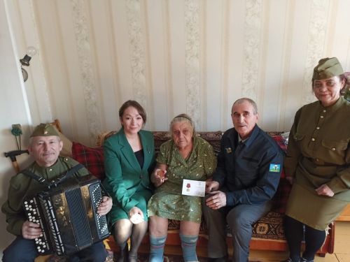 Зәй шәһәрендә тыл ветераннарына Бөек Җиңүнең юбилей медальләре тапшырыла