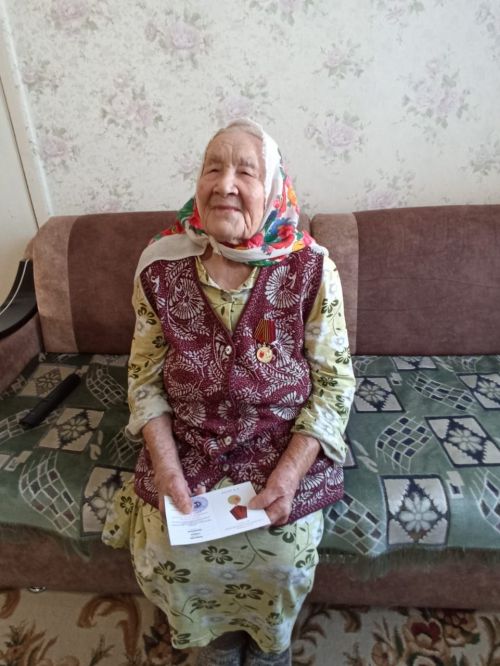 В Заинске труженикам тыла вручили памятные медали «80 лет Великой Победы»