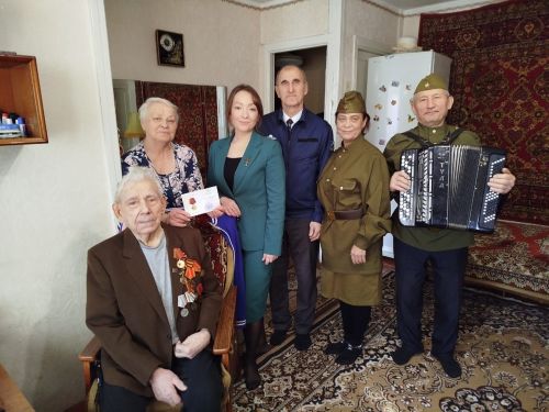 В Заинске труженикам тыла вручили памятные медали «80 лет Великой Победы»