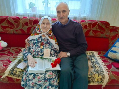 В Заинске труженикам тыла вручили памятные медали «80 лет Великой Победы»