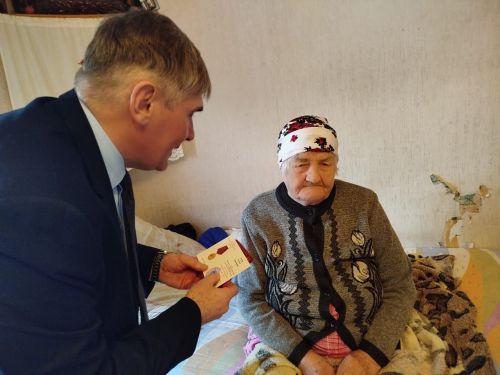В Заинске труженикам тыла вручили памятные медали «80 лет Великой Победы»