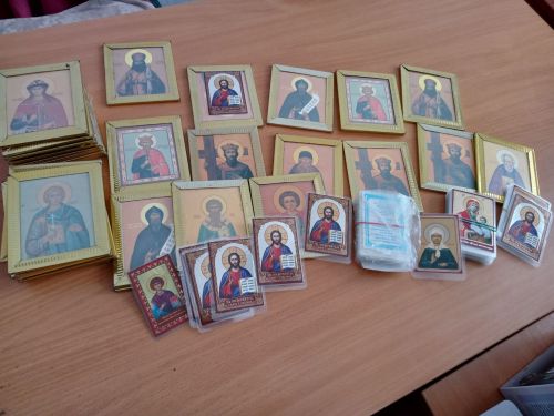 Окопные свечи и иконы отправляет бойцам  Крестовоздвиженская церковь Заинского района