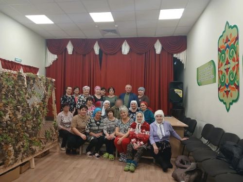 Бура-Киртәдә маскировка челтәрләре үрүчеләр янына ялга кайткан хәрби килде