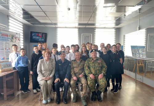 В Заинском центре «Радость» школьники встретились с участниками боевых действий