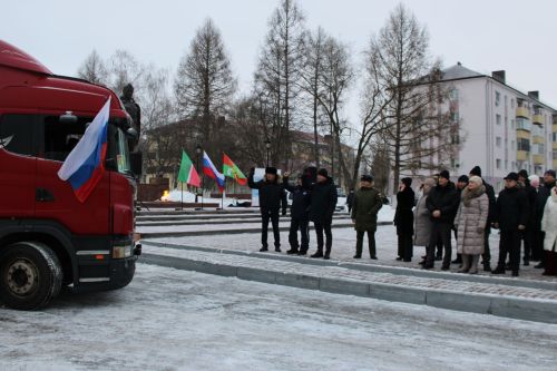 Зәйдә Ватанны саклаучылар көне уңаеннан хәрбиләргә гуманитар ярдәм озатылды