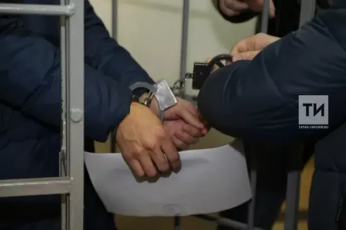 Зәйдә автомобиль салоныннан хоккей киемнәре урлаганнар