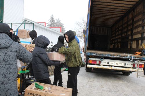 Зәйдә Ватанны саклаучылар көне уңаеннан хәрбиләргә гуманитар ярдәм озатылды