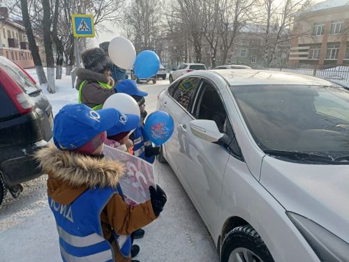 Неделя мужества в Заинске: дети поздравили защитников Отечества