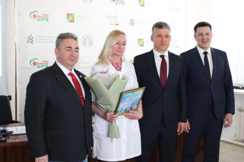 В Заинске наградили медицинских работников за добросовестный труд