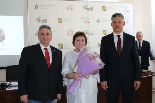 Зәйдә нәтиҗәле хезмәтләре өчен сәламәтлек саклау өлкәсендә тырыш эшләүчеләр хөрмәтләнде