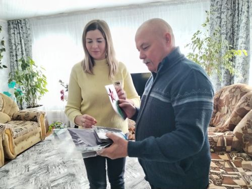 В Заинске вручили подарки отцам погибших участников СВО