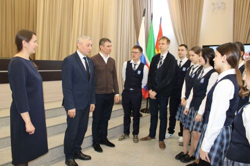 Зәйдә парламент дәресләрендә — патриотизм темасы