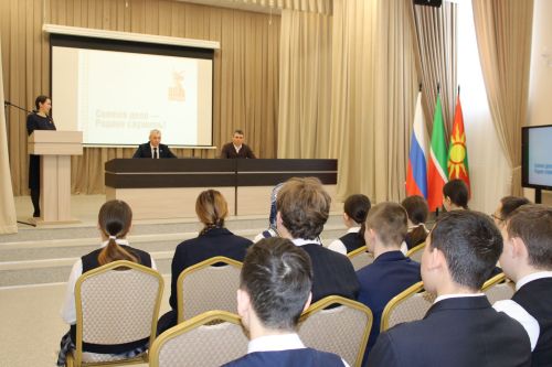 Зәйдә парламент дәресләрендә — патриотизм темасы