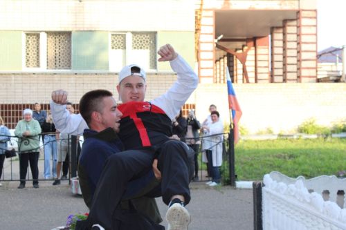 Солдатка озатуда һәр якның, һәр авылның үз йоласы бар