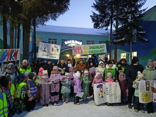 «Родительский патруль» Заинска поздравил водителей с 23 февраля и напомнил о безопасности на дорогах