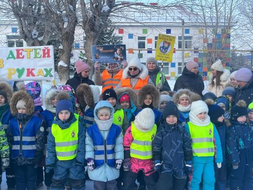 «Родительский патруль» Заинска поздравил водителей с 23 февраля и напомнил о безопасности на дорогах