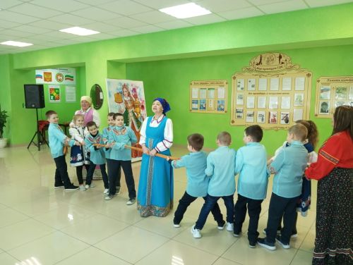 Мирный бистәсендә Май чабу уеннары үткәрделәр