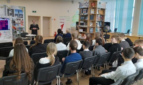 Правовой час «С законом на Вы» для школьников Заинска: встреча с судьями