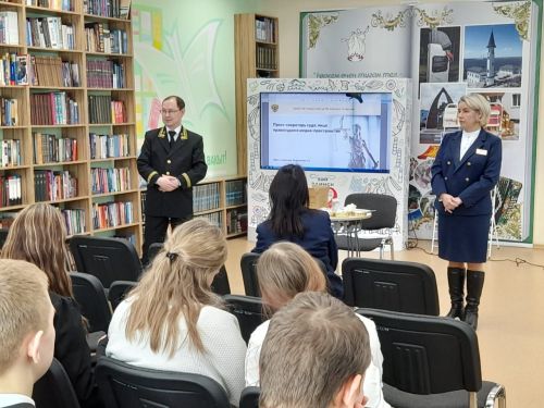 Правовой час «С законом на Вы» для школьников Заинска: встреча с судьями