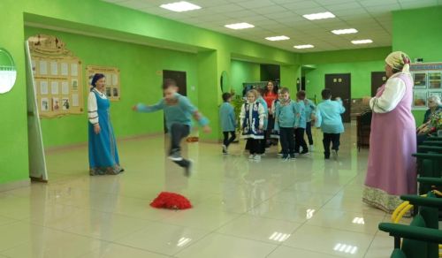 Мирный бистәсендә Май чабу уеннары үткәрделәр