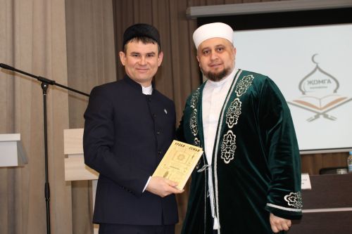 Имам мечети «Гаиля» Рустам хазрат Хайруллин преподал в Заинске урок семьи