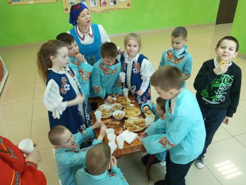 Мирный бистәсендә Май чабу уеннары үткәрделәр