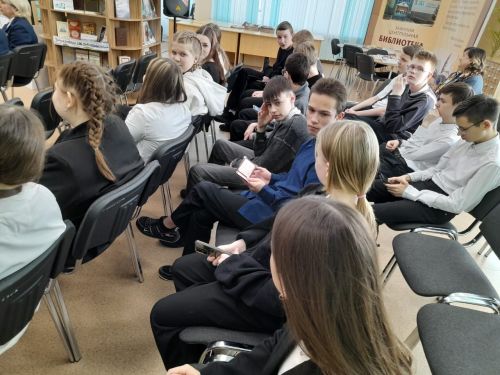 Правовой час «С законом на Вы» для школьников Заинска: встреча с судьями