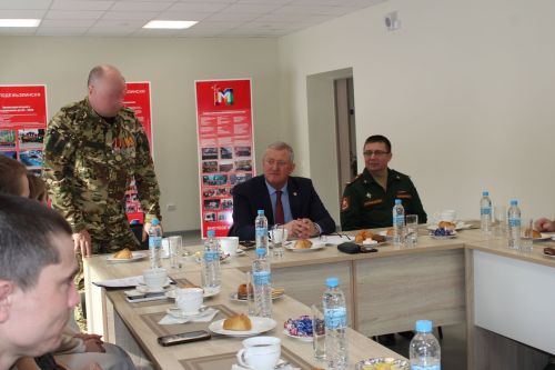 В Заинске наградили жителей за помощь военнослужащим