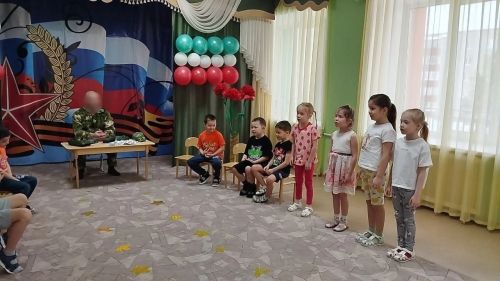 Хәрби егет –  балалар бакчасында