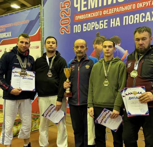 Заинские спортсмены стали победителями и призерами соревнований по борьбе на поясах