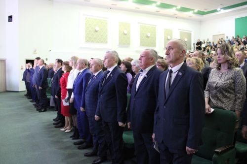 Заинцам вручили государственные награды на отчетном заседании Совета Заинского района