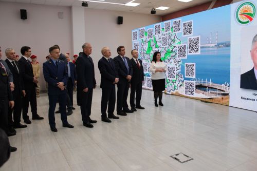 Заинцам вручили государственные награды на отчетном заседании Совета Заинского района