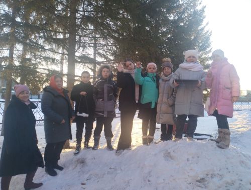 В Заинске позаботились о птицах: дети сделали кормушки своими руками