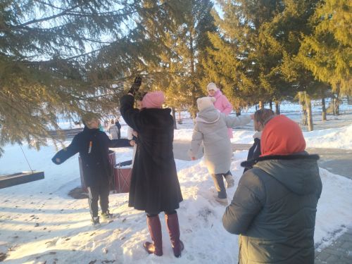 В Заинске позаботились о птицах: дети сделали кормушки своими руками