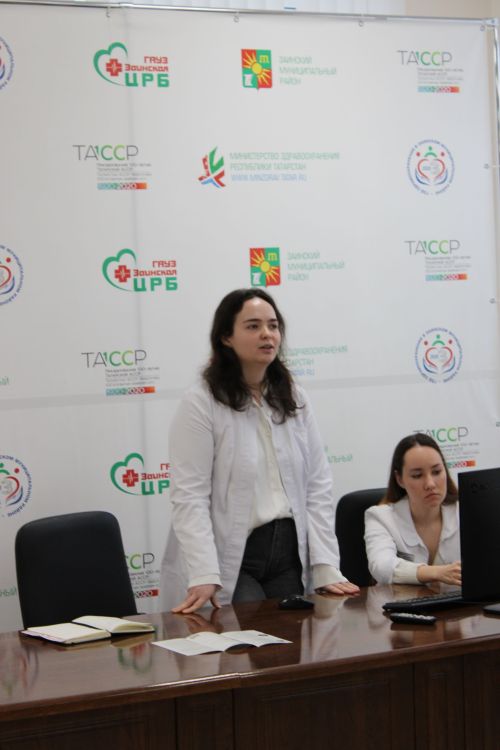 Студенты медицинского университета поделились опытом с заинскими школьниками