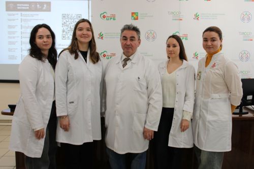 Студенты медицинского университета поделились опытом с заинскими школьниками