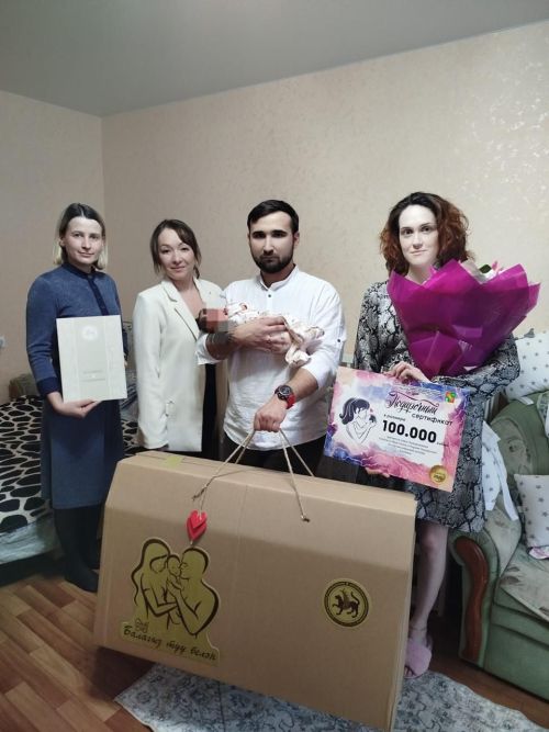 В семье заинского участника СВО родилась дочь